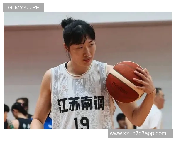 中国篮球之队祝福罗欣棫生日快乐愿你在时光中不断成长绽放光彩如棫树般挺拔