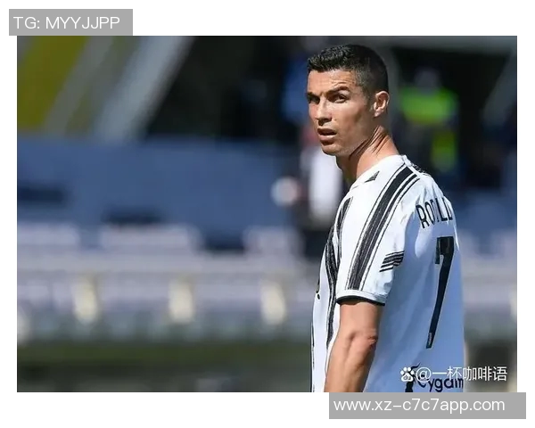 尤文前球员揭露C罗对萨里战术不满用吃草方式表达自己对比赛的理解 尤文前球员揭露C罗对萨里战术不满用吃草方式表达自己对比赛的理解