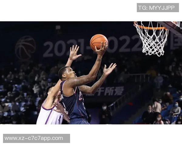 瓦塞尔上半场表现惊艳5投全中三分球2中2轻松拿下14分